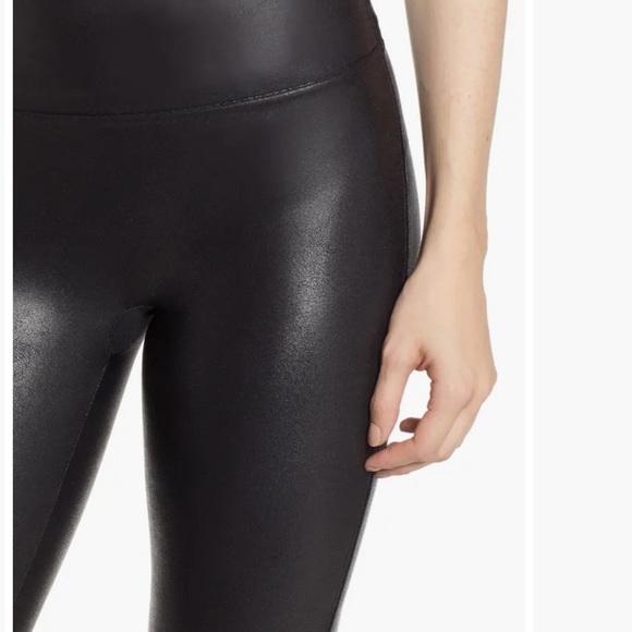Spanx Faux Leather Leggings- Size Medium - Picture 2 of 4